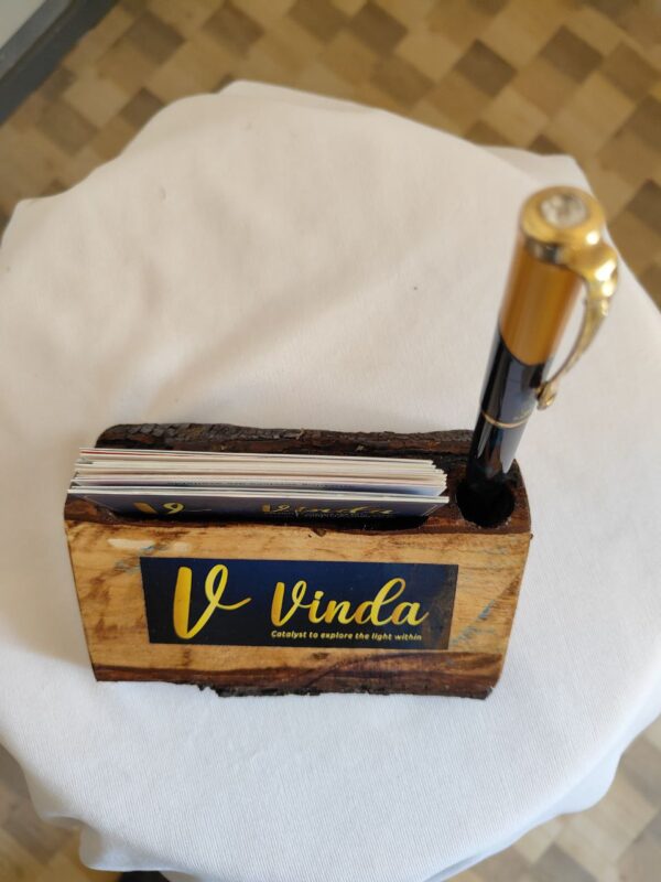 Wooden Log Single Piece Visiting Card and Pen Holder - Image 3