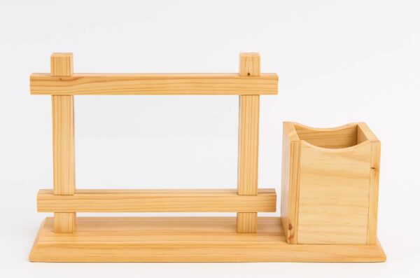 Memoir Display and Pen Stand